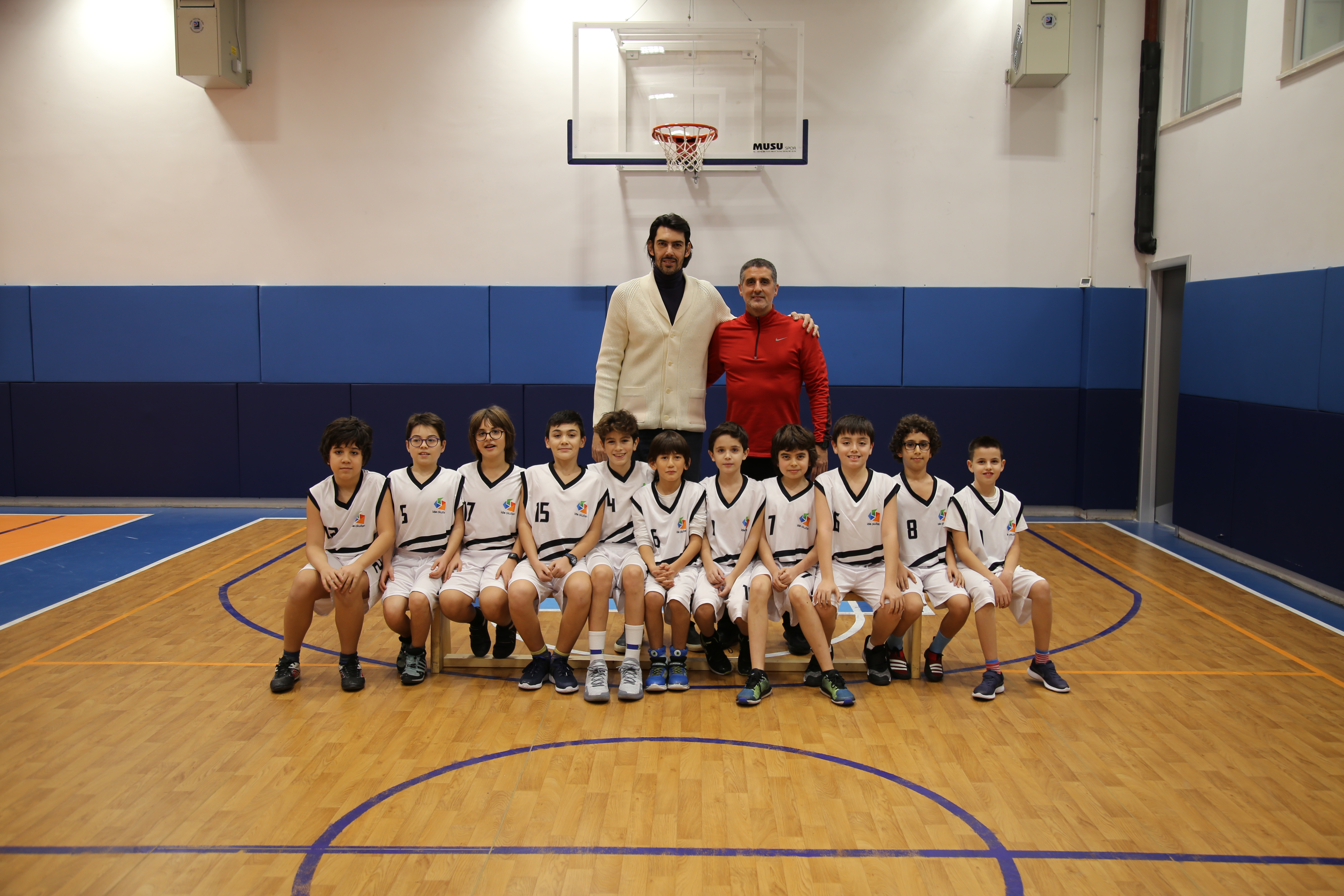 Milli Basketbolcu Kerem Gönlüm ide’de!