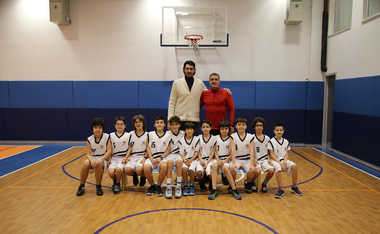 Milli Basketbolcu Kerem Gönlüm ide’de!