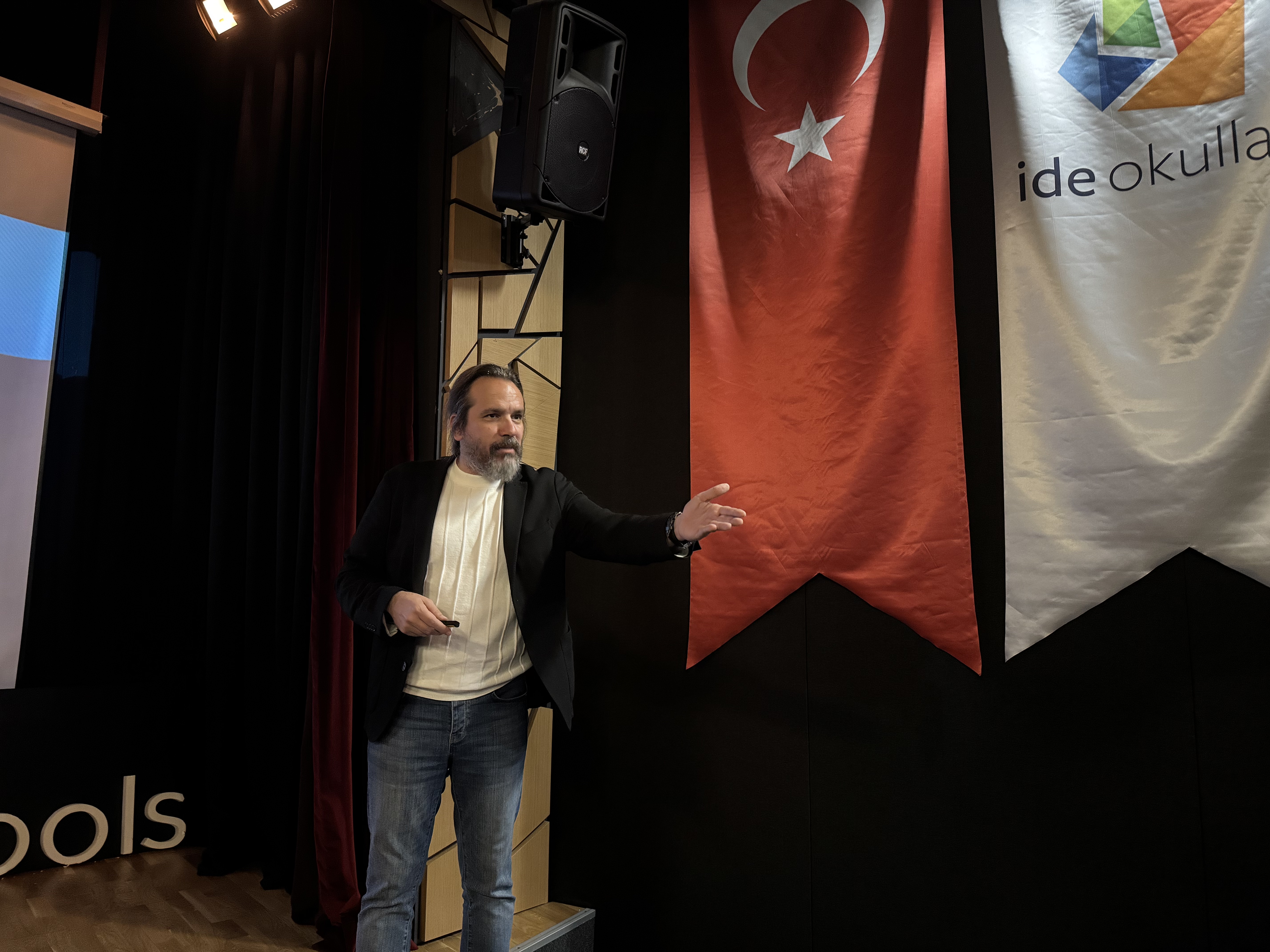 DNA'nın Gizemli Dünyası: Prof. Dr. Korkut Ulucan'dan Geleceğe Işık Tutan Söyleşi