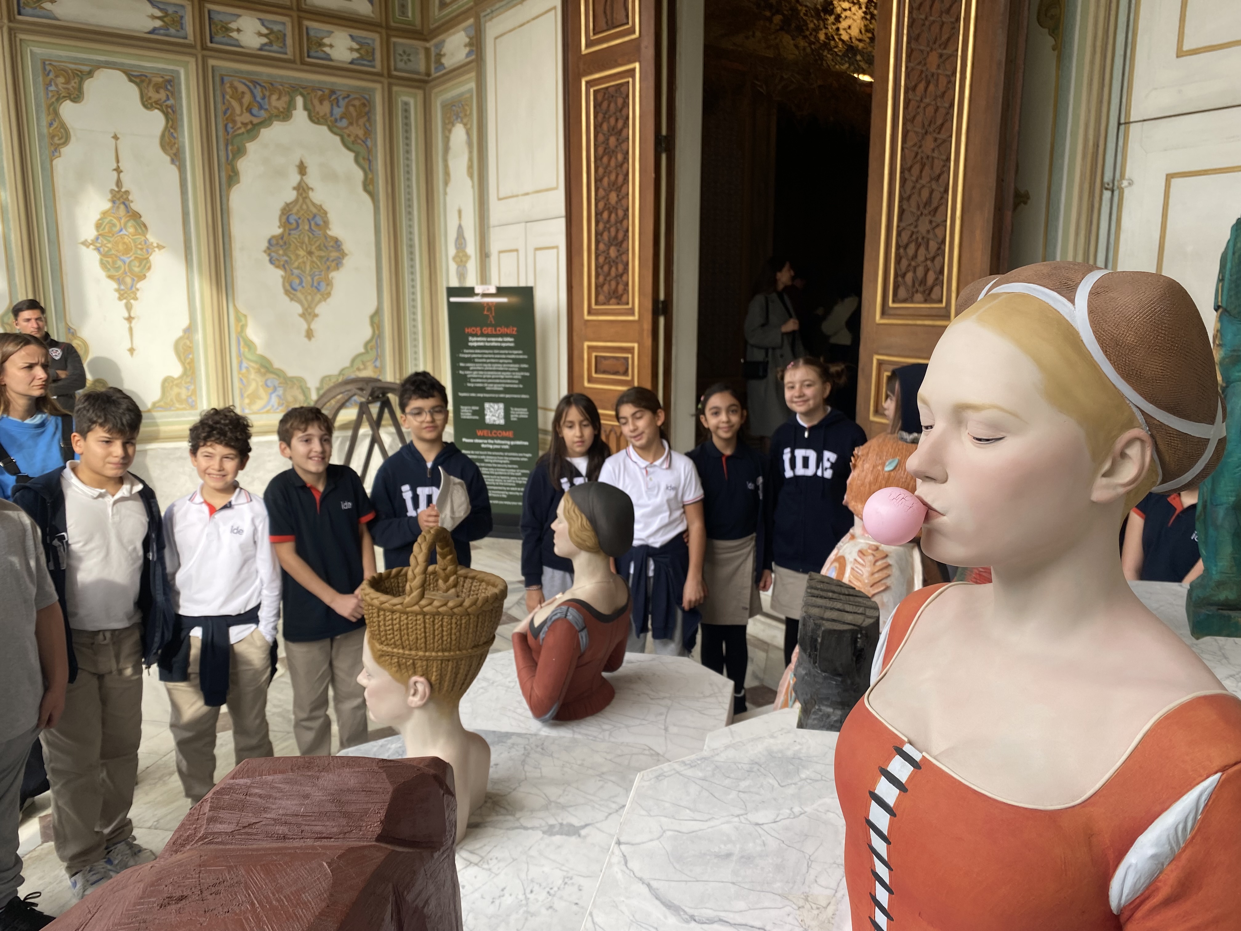 Dönüşümün İzinde: ide okulları Öğrencileri Folia Sergisi’nde