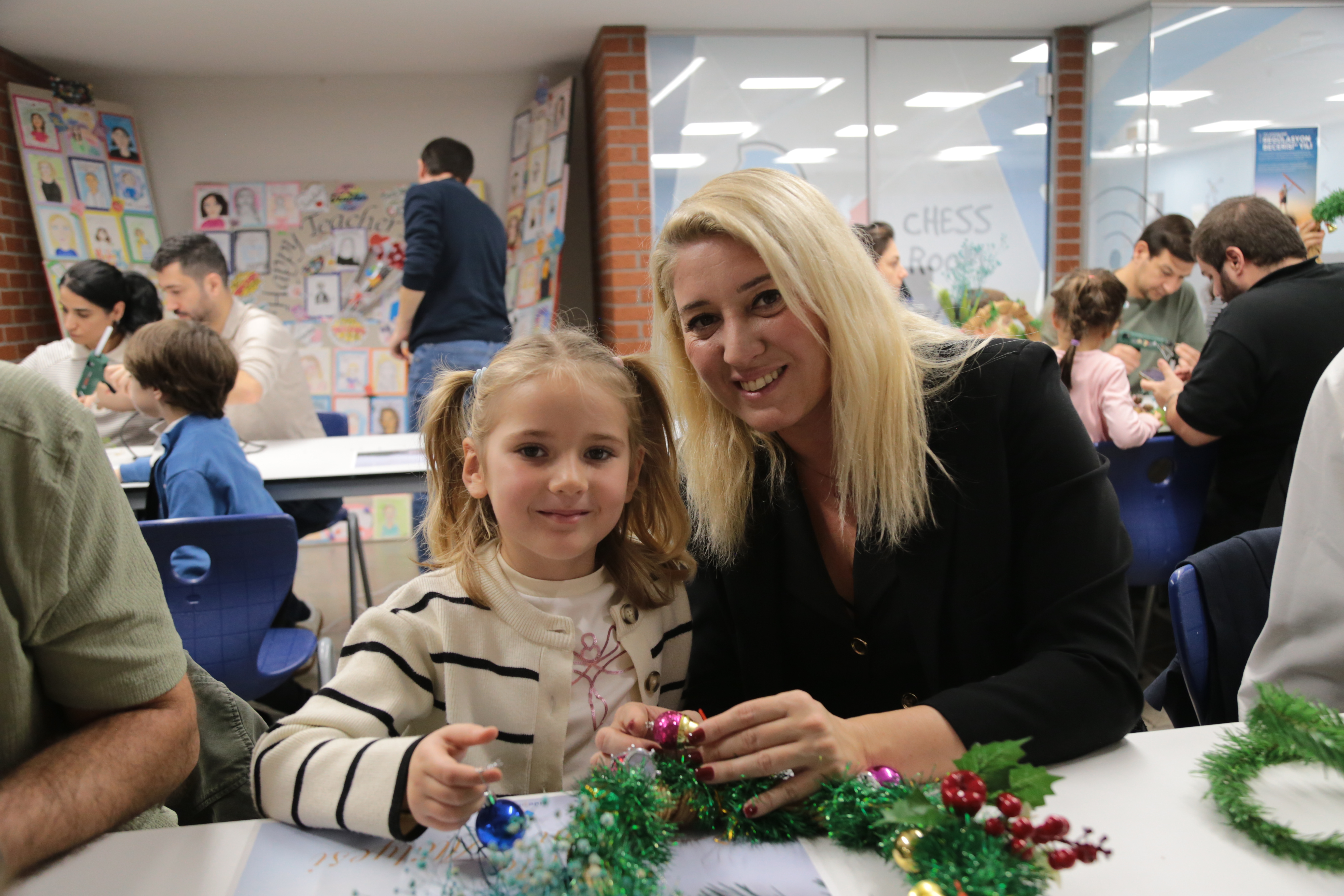 İlkokula Güvenli Bir Başlangıç: Velilerimizle Eğitim Yolculuğuna Bilinçli Adımlar