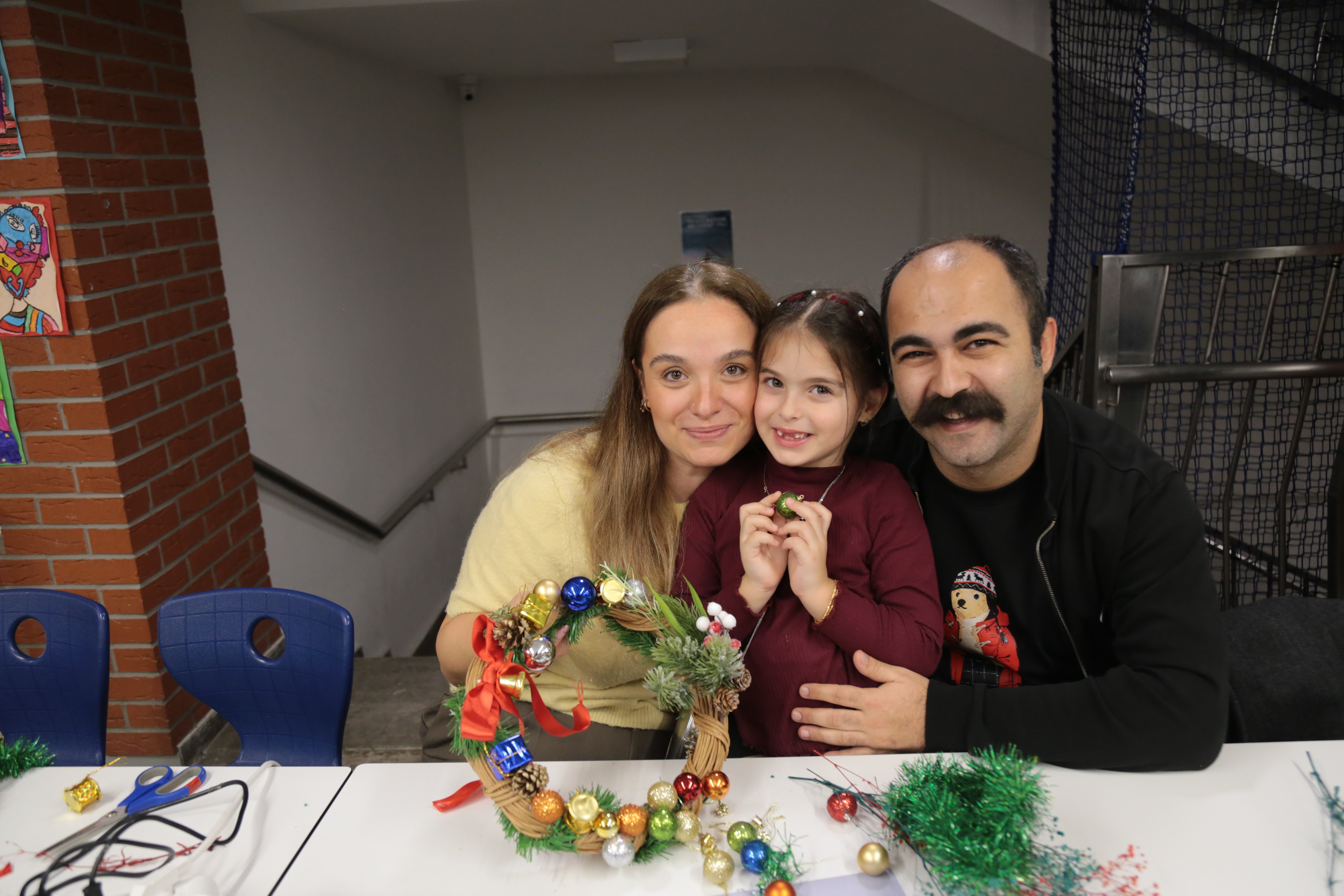 İlkokula Güvenli Bir Başlangıç: Velilerimizle Eğitim Yolculuğuna Bilinçli Adımlar