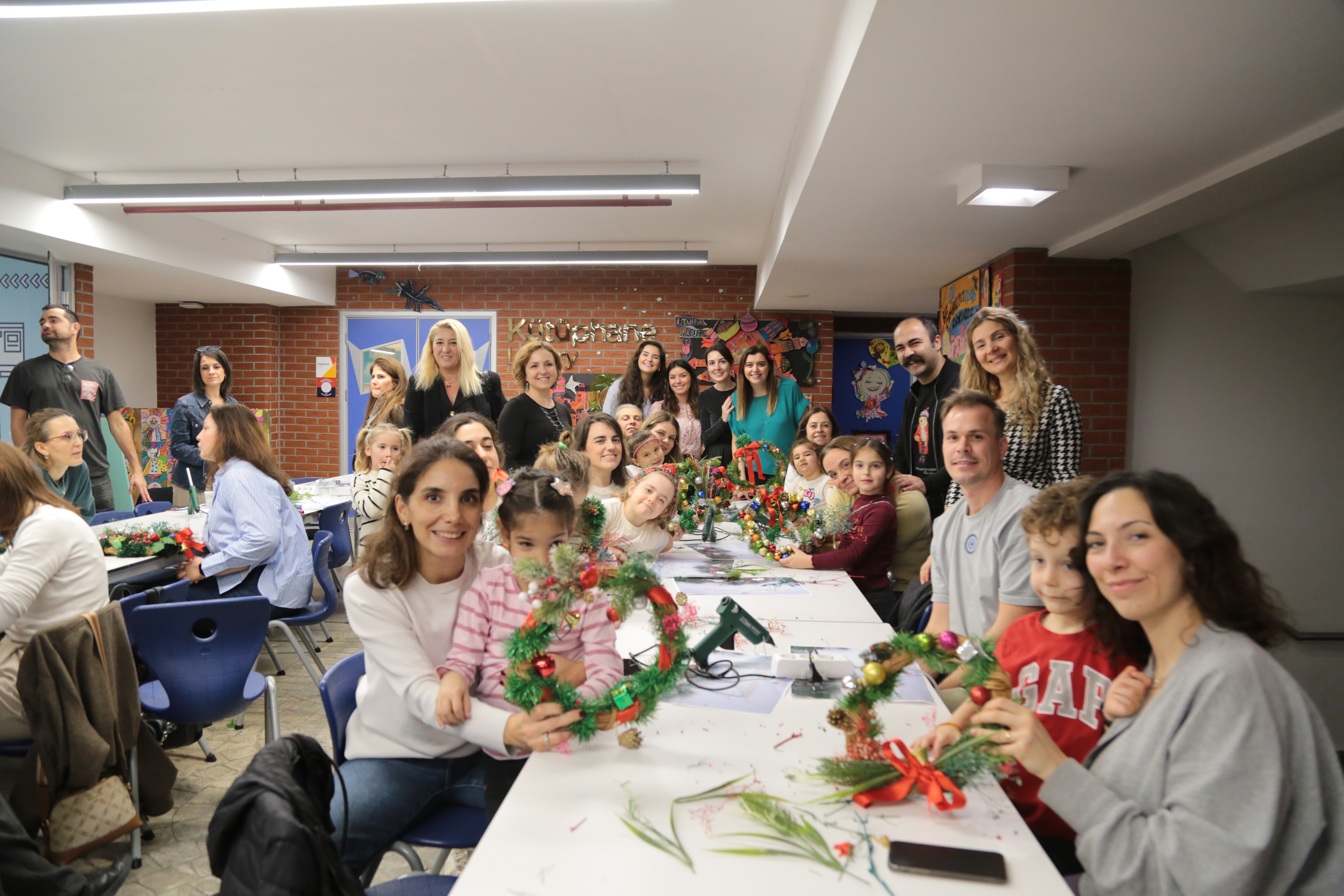 İlkokula Güvenli Bir Başlangıç: Velilerimizle Eğitim Yolculuğuna Bilinçli Adımlar