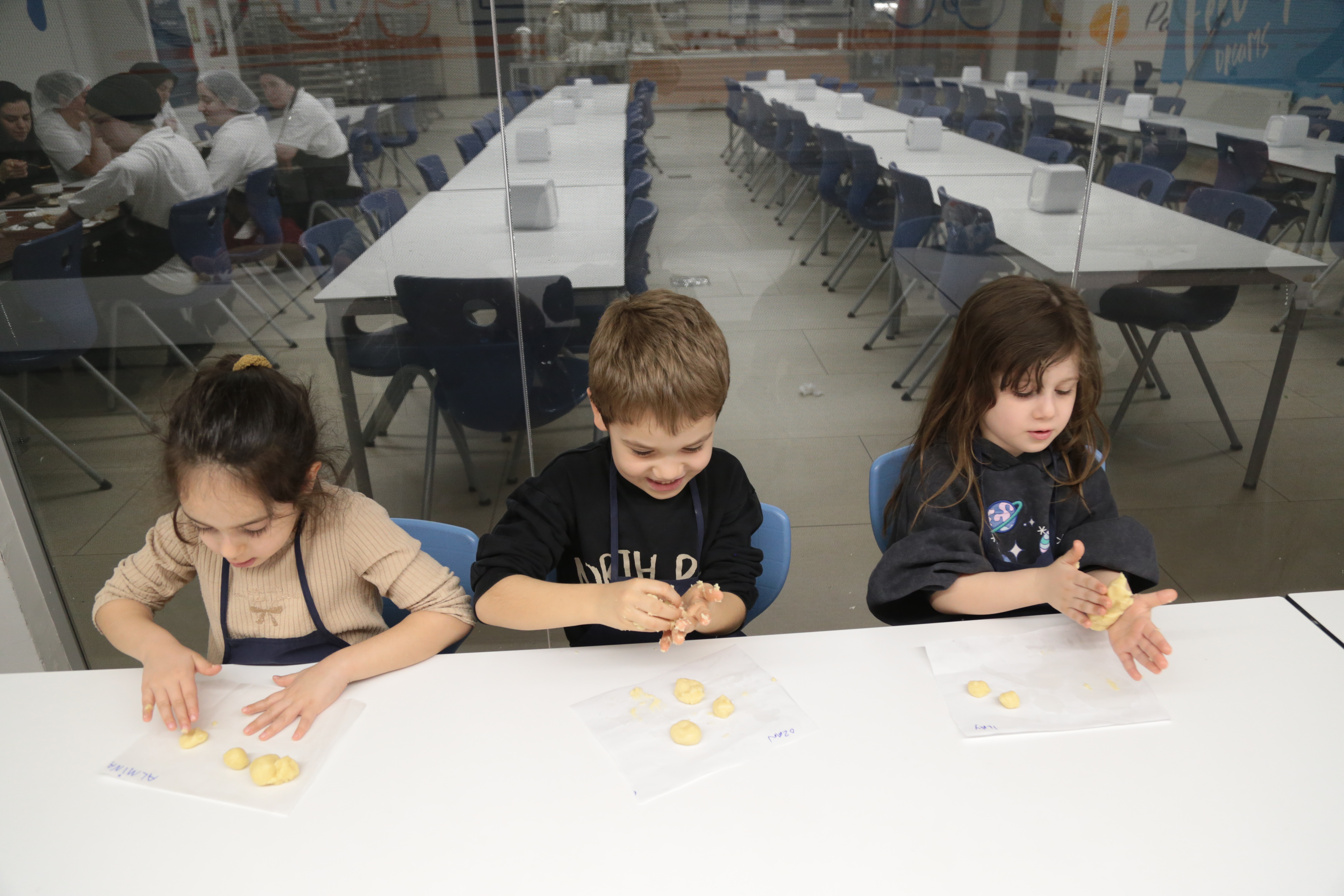 Minik Şeflerden Lezzetli Bir Deneyim: Tuzlu Kurabiye Yapımı