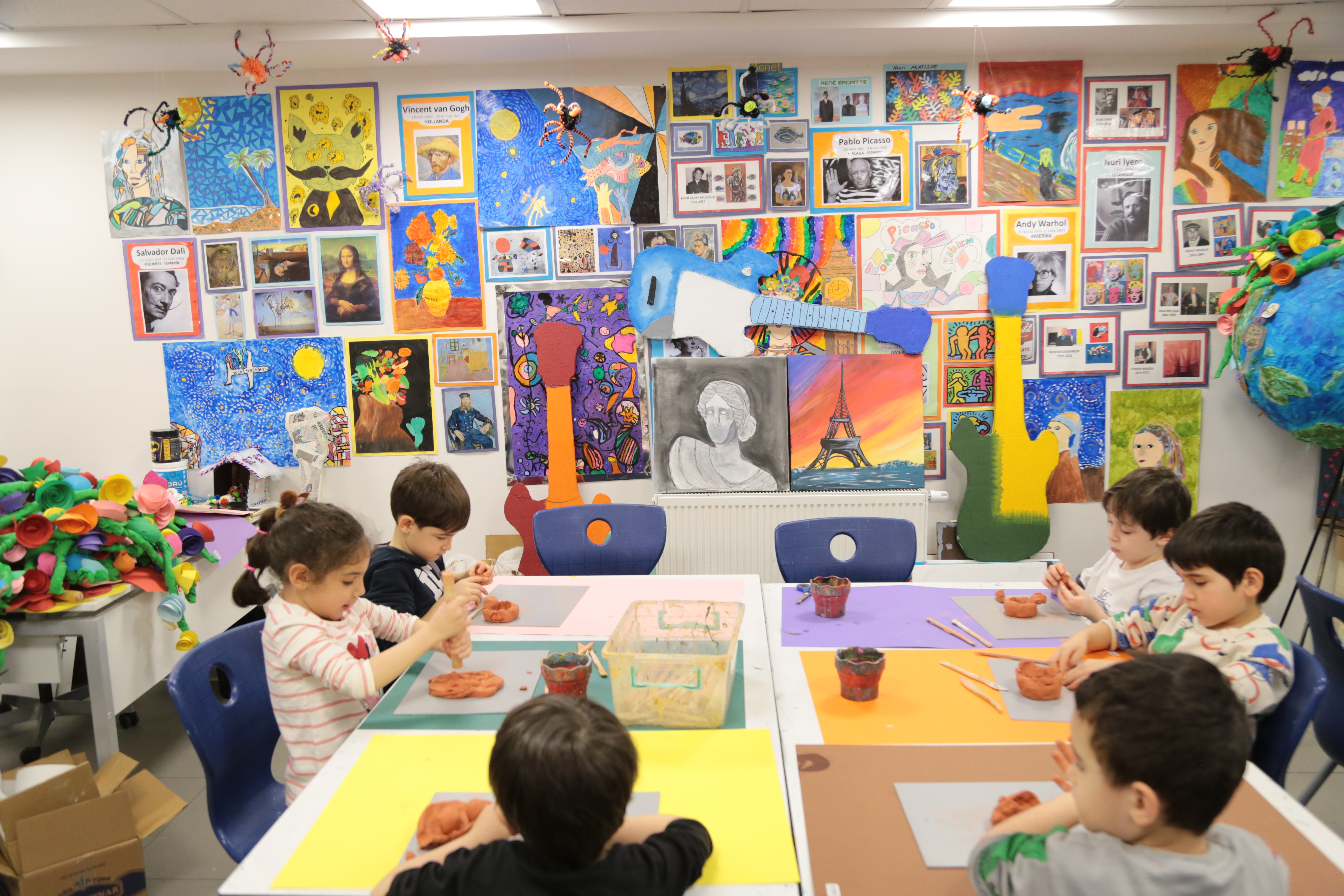 Sanatın Evrensel Diliyle Barışa Yolculuk: Dünya Sanat Günü’nde Disiplinlerarası Buluşma