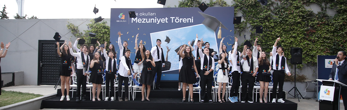 ide okulları'ndan Coşkulu Mezuniyet Töreni