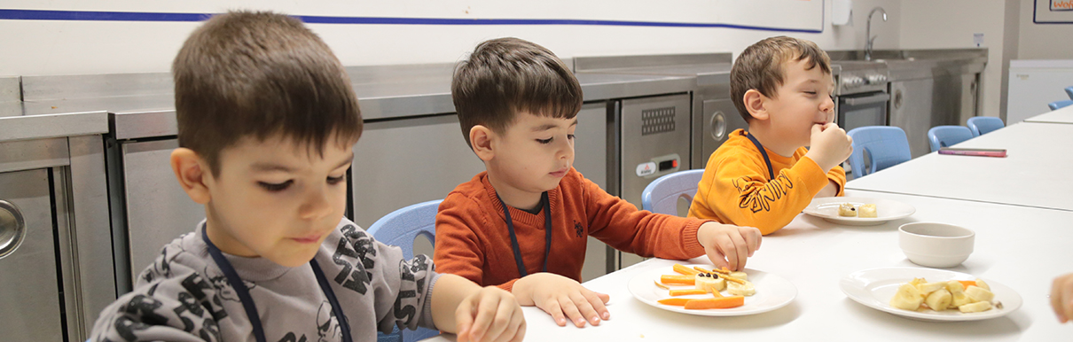 Minik Aşçılardan Tatlı Tasarımlar: Muzdan Kardan Adam