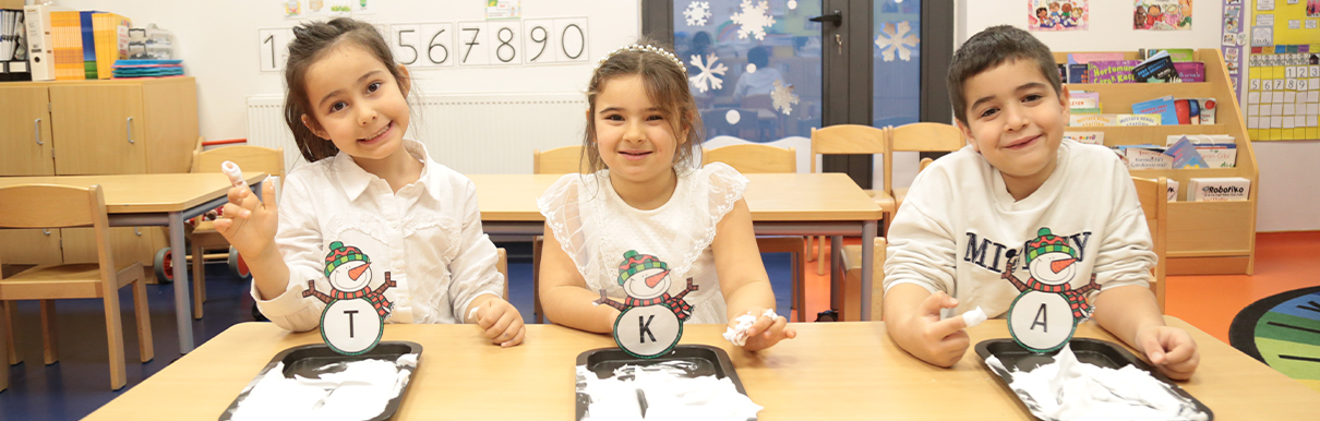 Anaokulunda Kış Coşkusu: Beyazlarla Gelen Öğrenme Deneyimi