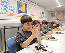 Minik Şeflerden Tatlı Bir Deneyim: Mozaik Topları Atölyesi