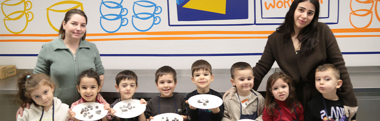 Minik Şeflerden Tatlı Bir Deneyim: Mozaik Topları Atölyesi