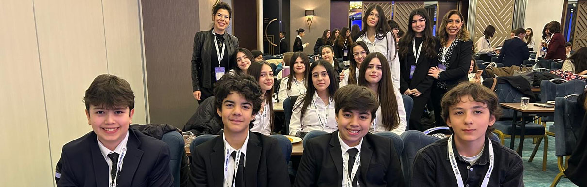 JMUN Kulübü Öğrencilerimiz Global Eğitim Zirvesinde Ödüllerle Döndü