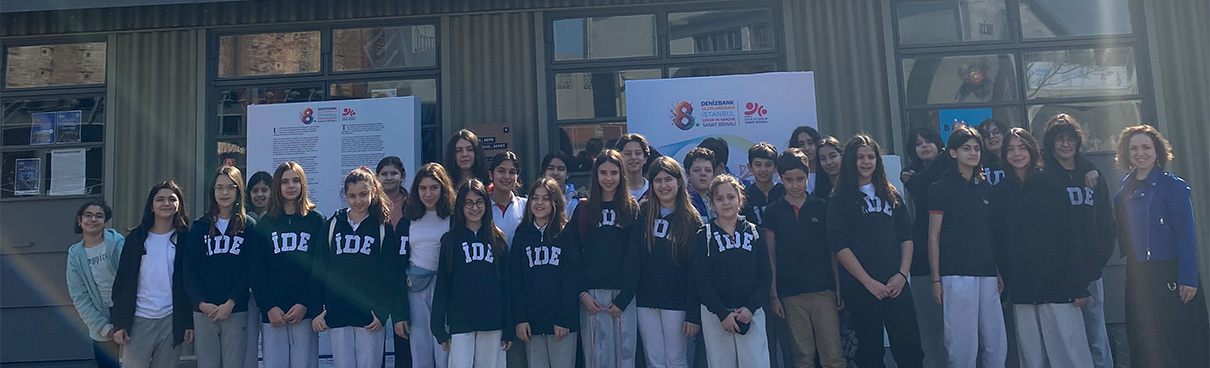 Küçük Pencerelerden Büyük Duygulara: “Mutluluk Pencereleri” ile Bienaldeyiz