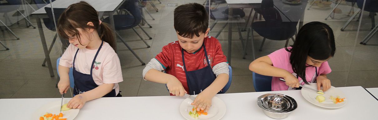 Minik Şeflerden Doğal Lezzetler: Meyve Suyu Atölyesi
